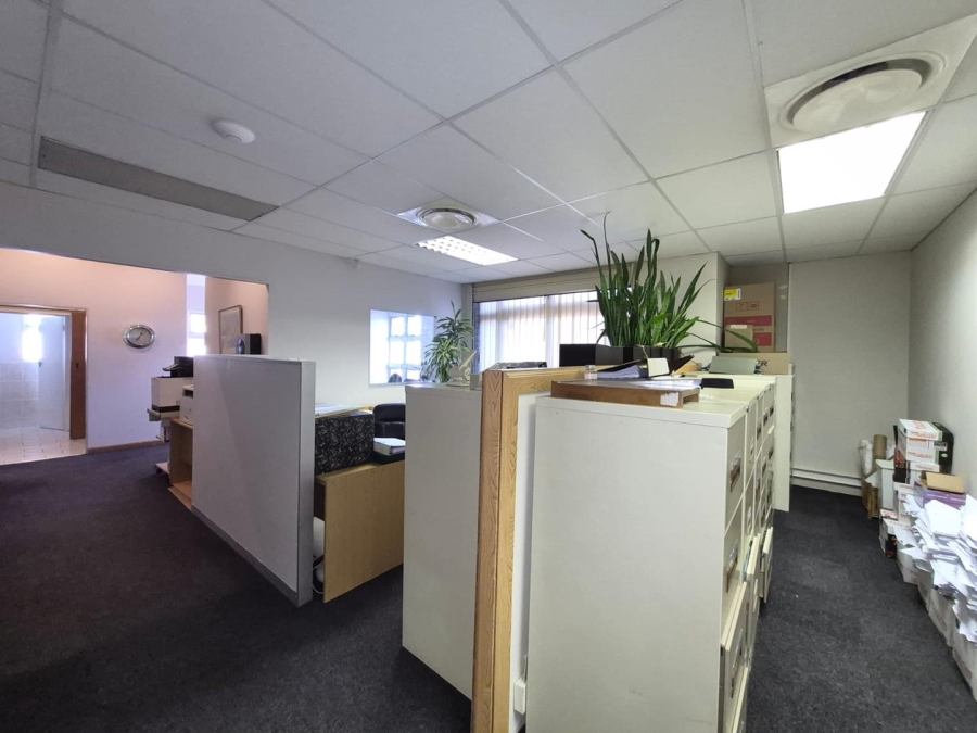 To Let Commercial Property for Rent in Pinelands Western Cape